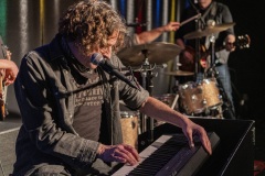 Bei den ganzen Scheinwerfern kanns warm werden