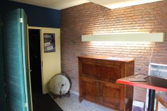 Willkommen im Eingangsbereich! Hängt eure Jacken auf, tretet gegen die Trommel und tretet ein!